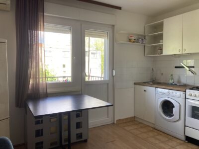 Stan u Preckom, 25 kvadrata, za jednu osobu, dugorocno
